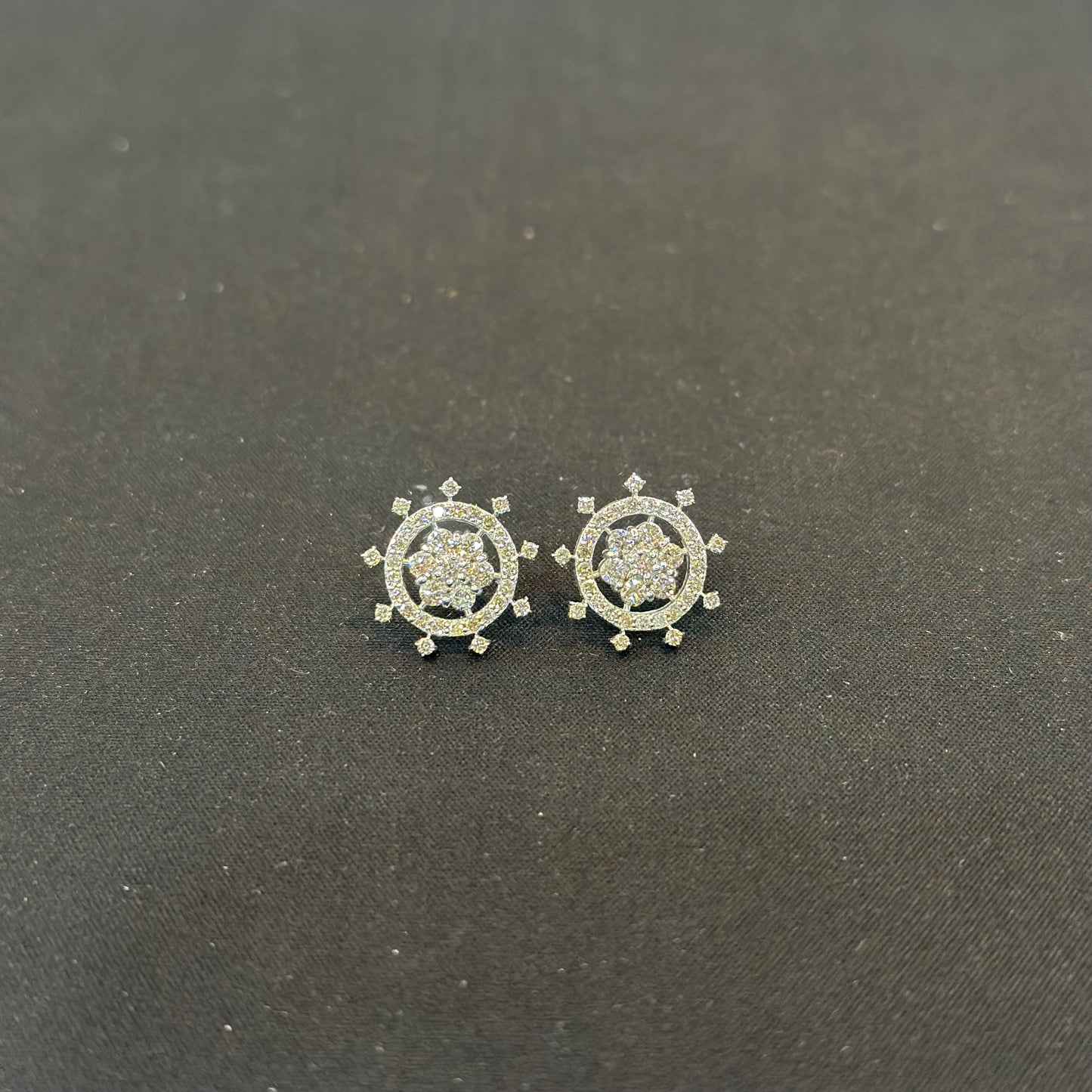 Total 1ct WGピアス