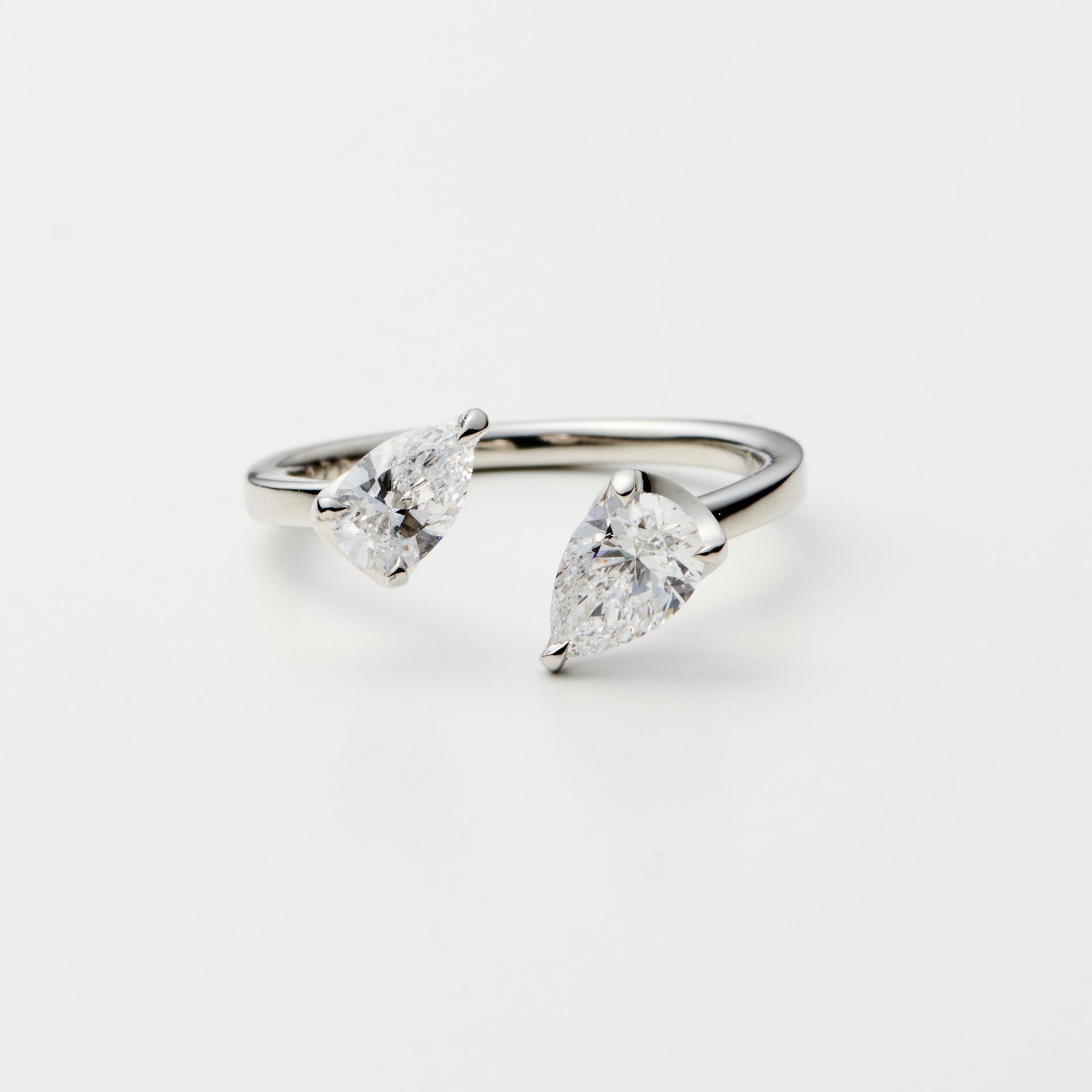 0.7ct PT900ペアシェイプラボグロウンダイヤモンドリング – R WISH DIAMOND